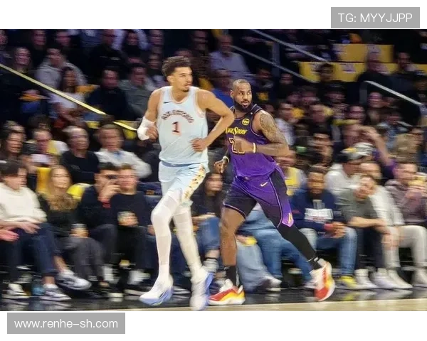 詹姆斯率湖人逆转取胜西部格局再生变数季后赛前景扑朔迷离